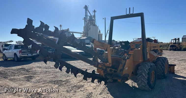 image for item ER8122 1979 Case DH7 trencher
