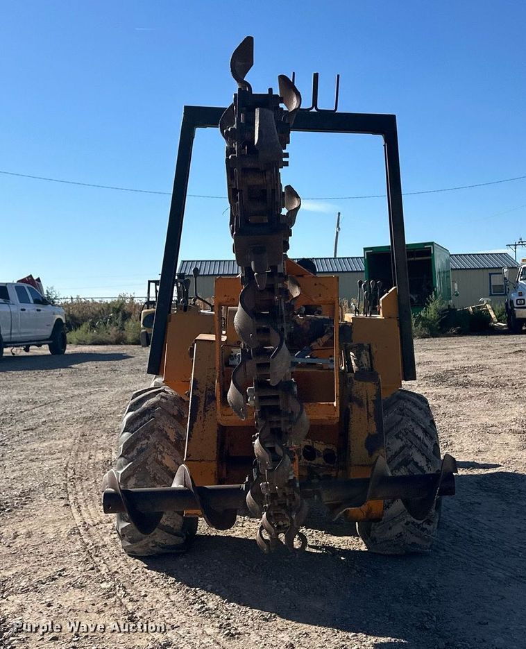 image for item ER8122 1979 Case DH7 trencher