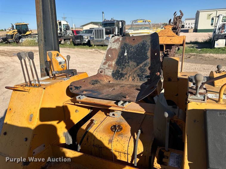 image for item ER8122 1979 Case DH7 trencher