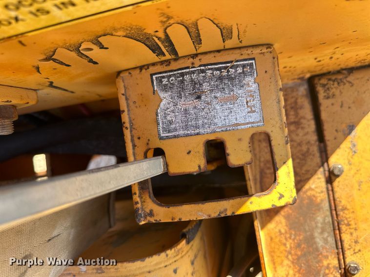 image for item ER8122 1979 Case DH7 trencher