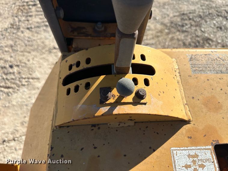 image for item ER8122 1979 Case DH7 trencher