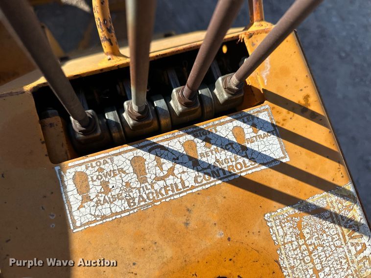 image for item ER8122 1979 Case DH7 trencher