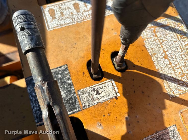 image for item ER8122 1979 Case DH7 trencher