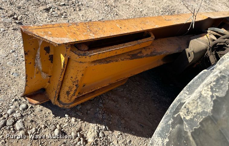 image for item ER8122 1979 Case DH7 trencher