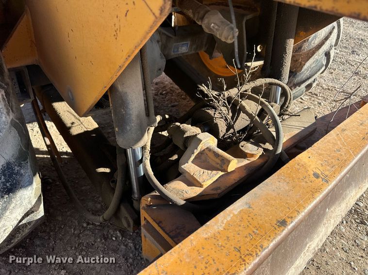 image for item ER8122 1979 Case DH7 trencher