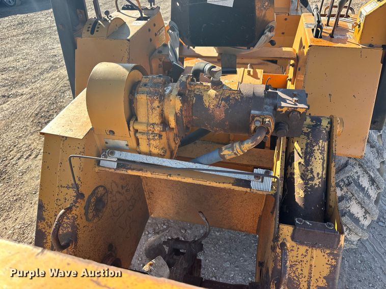 image for item ER8122 1979 Case DH7 trencher