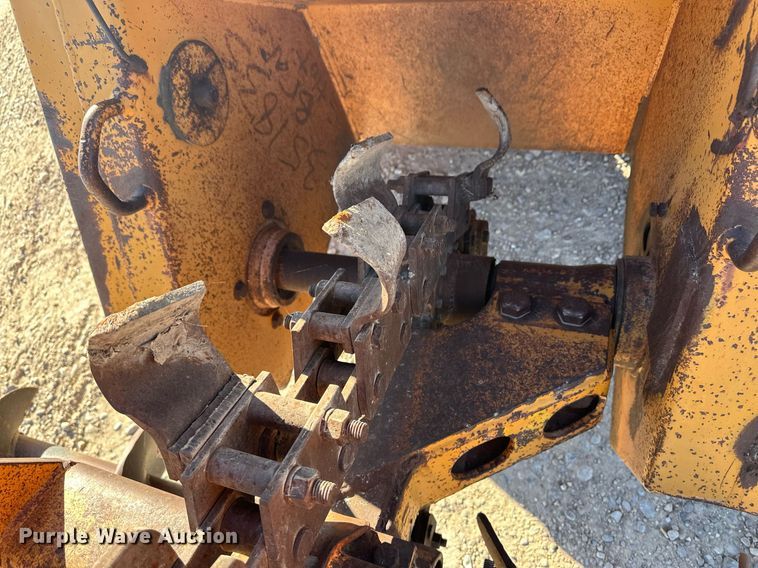 image for item ER8122 1979 Case DH7 trencher