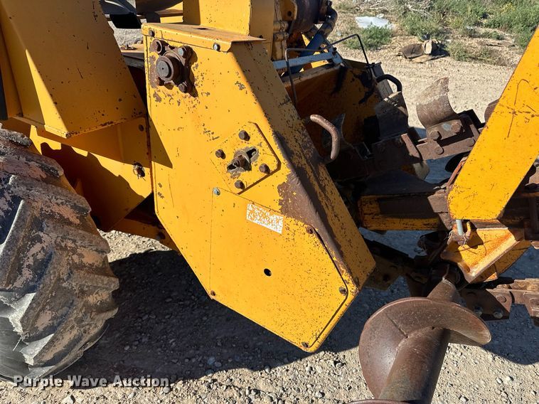 image for item ER8122 1979 Case DH7 trencher