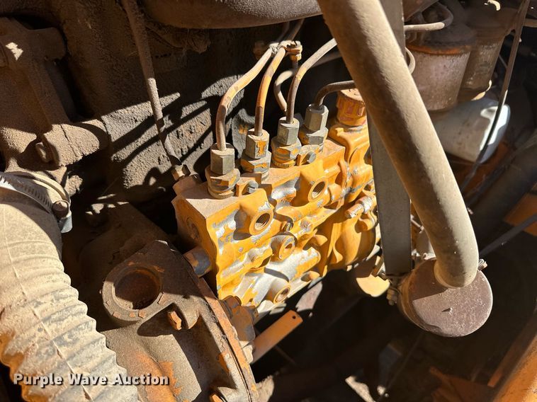 image for item ER8122 1979 Case DH7 trencher