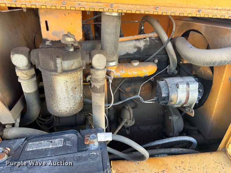 image for item ER8122 1979 Case DH7 trencher