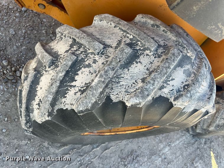 image for item ER8122 1979 Case DH7 trencher