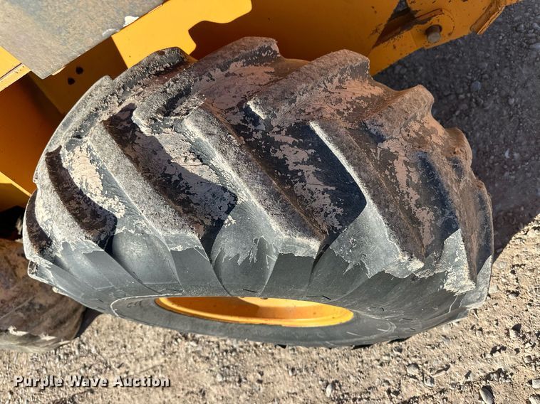 image for item ER8122 1979 Case DH7 trencher