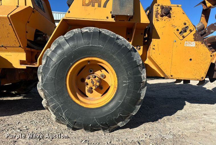 image for item ER8122 1979 Case DH7 trencher