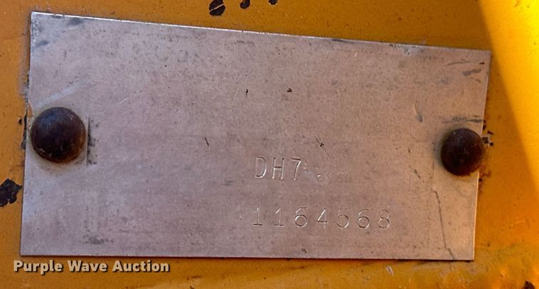 image for item ER8122 1979 Case DH7 trencher