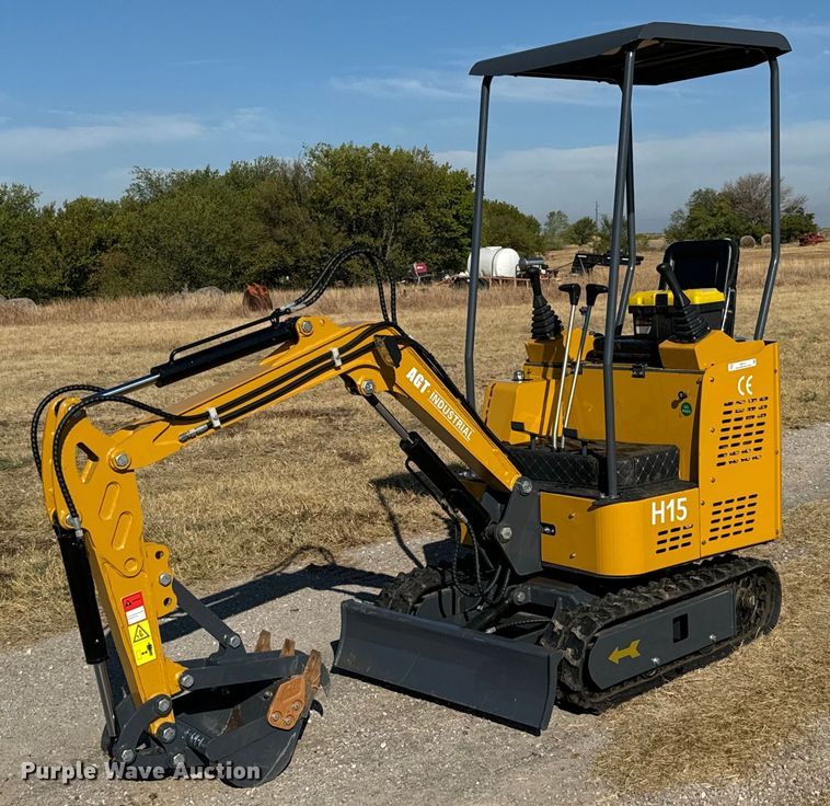 image for item IE9121 2023 AGT H15 mini excavator