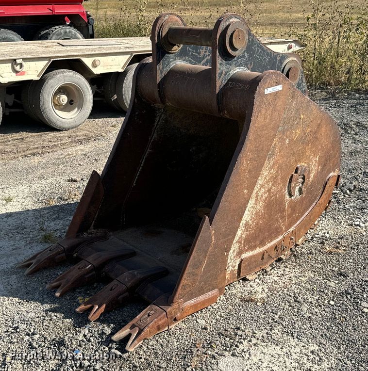 image for item JE9327 Entek JD350 excavator bucket