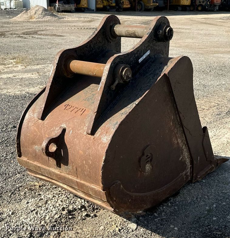 image for item JE9327 Entek JD350 excavator bucket