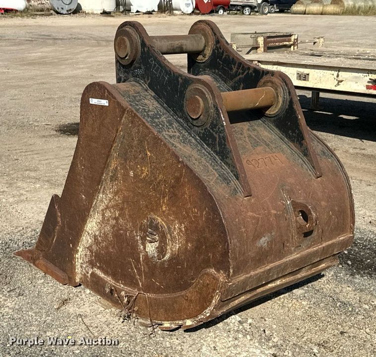 image for item JE9327 Entek JD350 excavator bucket