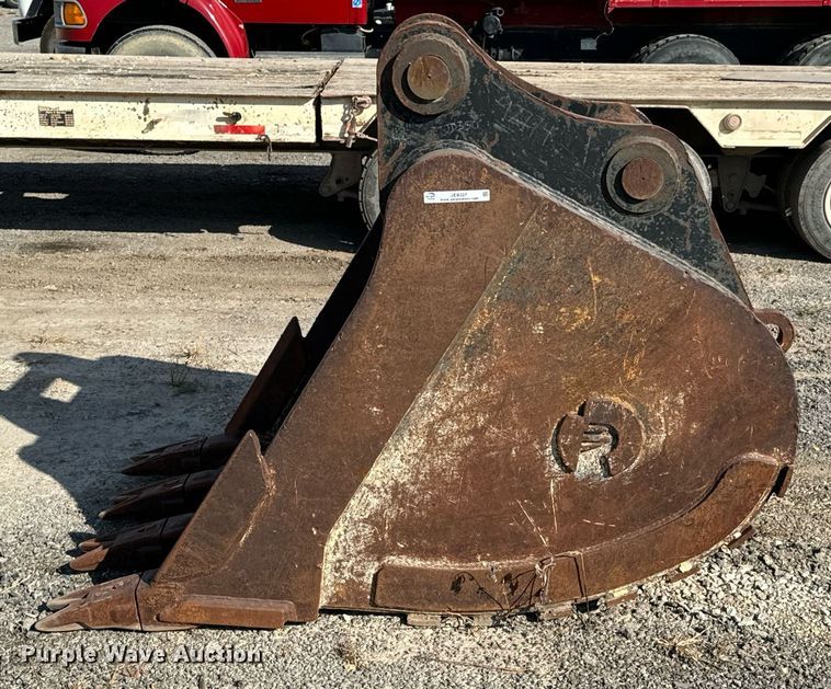 image for item JE9327 Entek JD350 excavator bucket