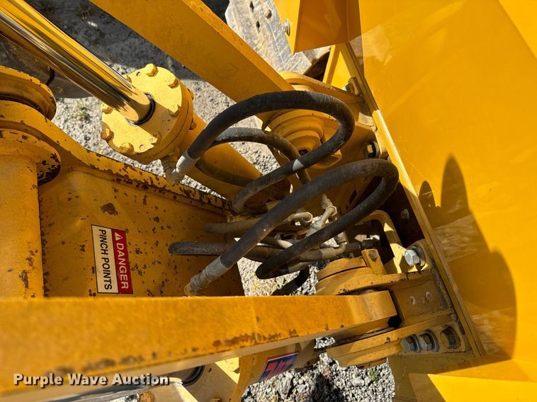 image for item JE9341 2018 John Deere 650K LGP dozer