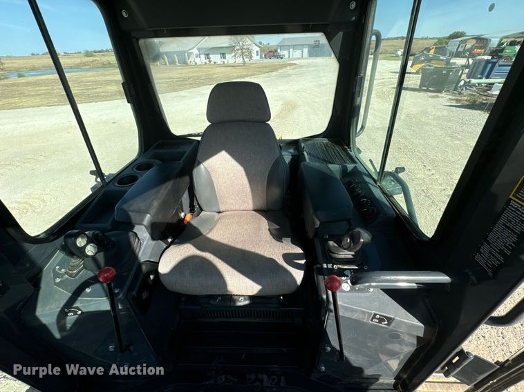 image for item JE9341 2018 John Deere 650K LGP dozer