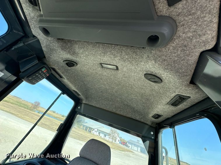 image for item JE9341 2018 John Deere 650K LGP dozer