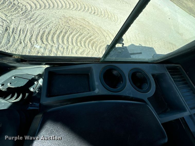 image for item JE9341 2018 John Deere 650K LGP dozer