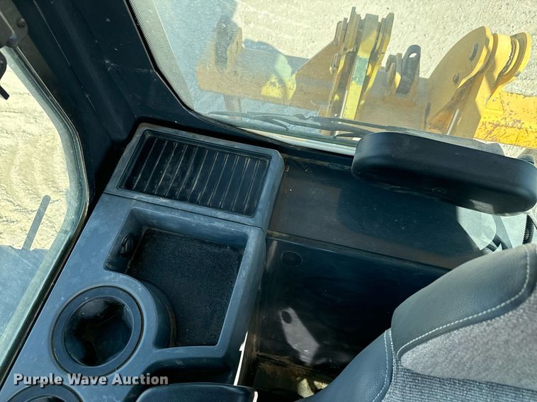 image for item JE9341 2018 John Deere 650K LGP dozer