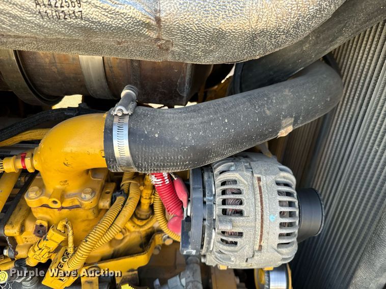 image for item JE9341 2018 John Deere 650K LGP dozer