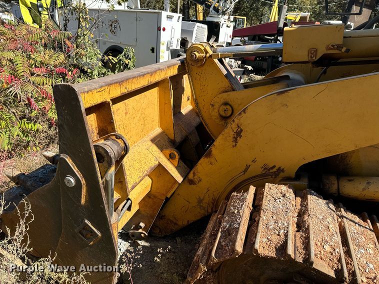 image for item JE9355 1984 Caterpillar 953 track loader