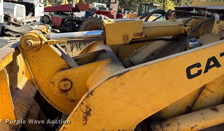 image for item JE9355 1984 Caterpillar 953 track loader