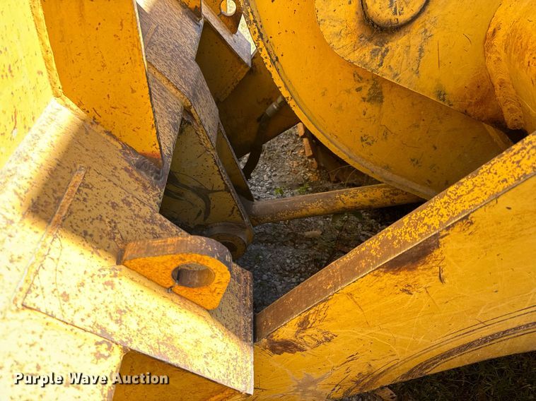 image for item JE9355 1984 Caterpillar 953 track loader