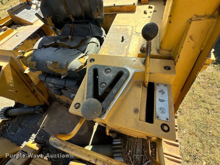 image for item JE9355 1984 Caterpillar 953 track loader