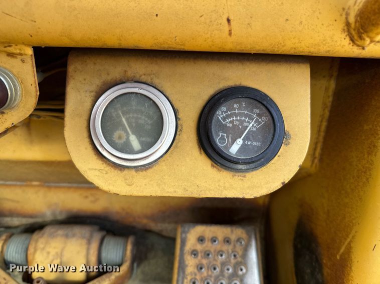 image for item JE9355 1984 Caterpillar 953 track loader