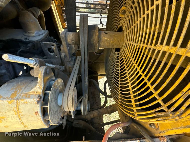 image for item JE9355 1984 Caterpillar 953 track loader