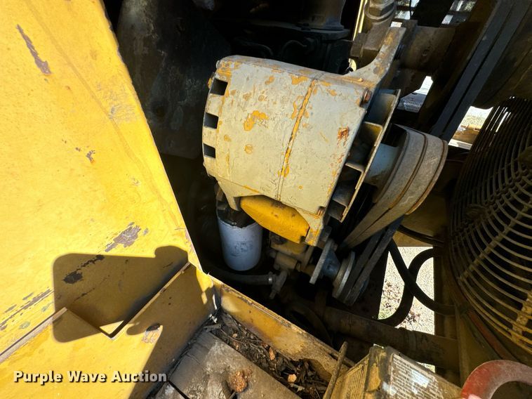 image for item JE9355 1984 Caterpillar 953 track loader