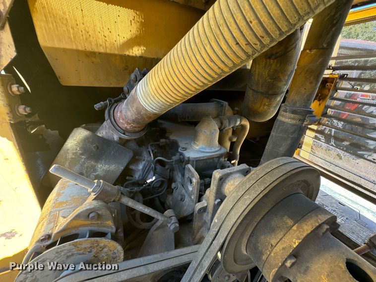 image for item JE9355 1984 Caterpillar 953 track loader