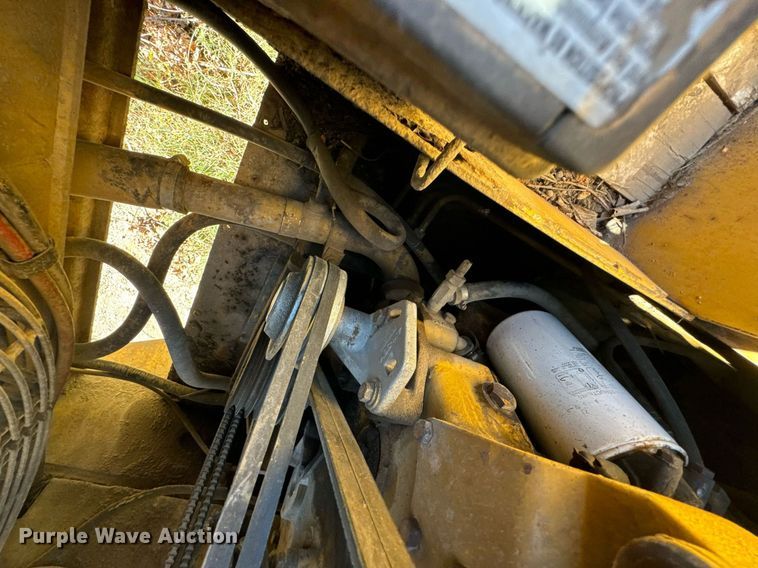 image for item JE9355 1984 Caterpillar 953 track loader