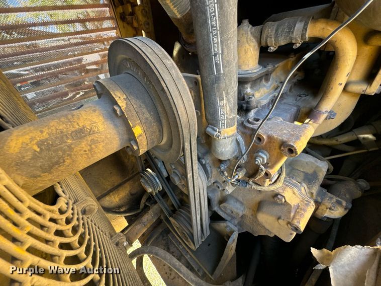 image for item JE9355 1984 Caterpillar 953 track loader