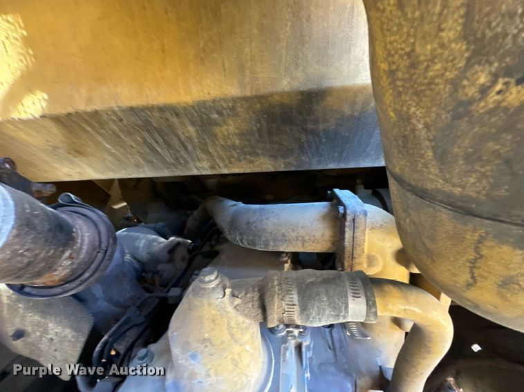 image for item JE9355 1984 Caterpillar 953 track loader