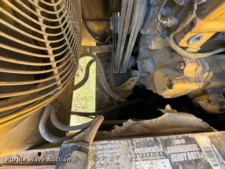 image for item JE9355 1984 Caterpillar 953 track loader