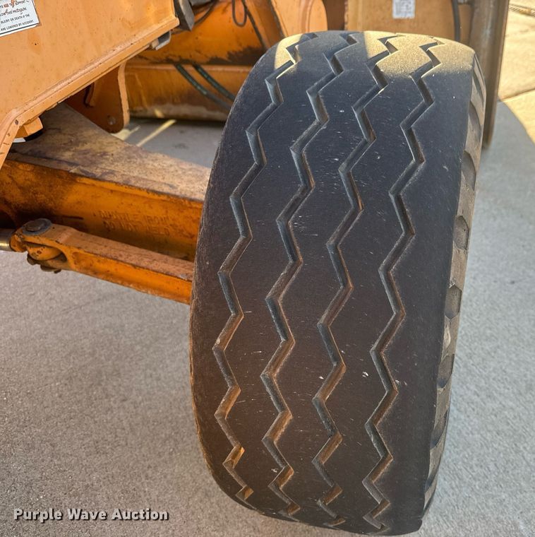 image for item MS9873 2000 Case 580L Series 2 backhoe