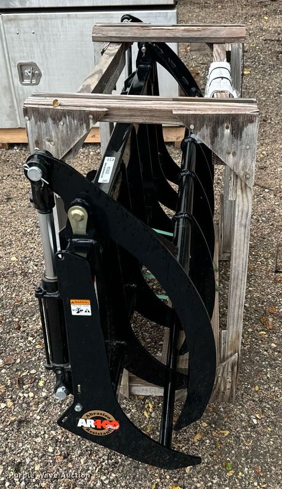 image for item MS9928 Land Pride SGC0660 skid steer grapple bucket