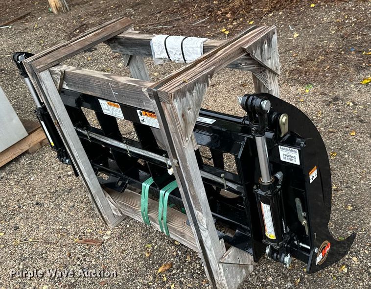 image for item MS9928 Land Pride SGC0660 skid steer grapple bucket