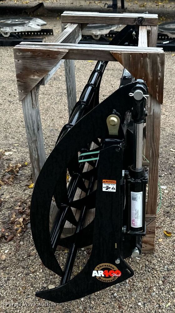 image for item MS9929 Land Pride SGC0660 skid steer grapple bucket