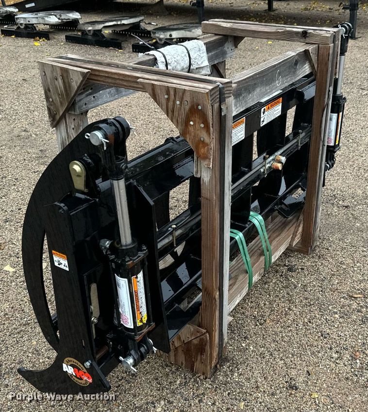 image for item MS9930 Land Pride SGC0660 skid steer grapple bucket