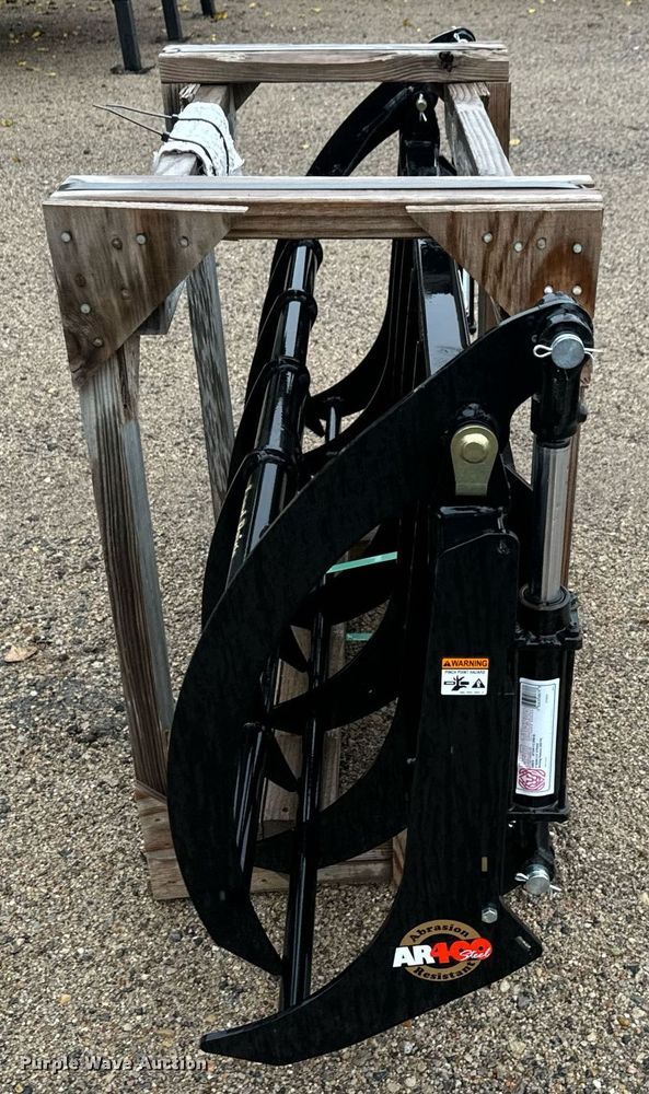 image for item MS9930 Land Pride SGC0660 skid steer grapple bucket