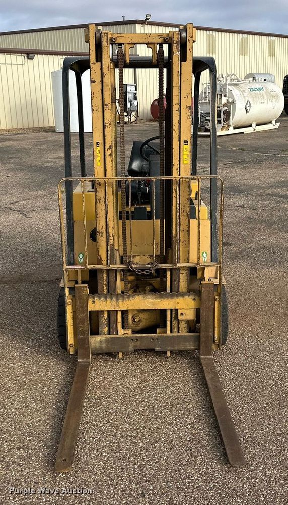 image for item NQ9025 Caterpillar V30D forklift