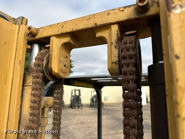 image for item NQ9025 Caterpillar V30D forklift