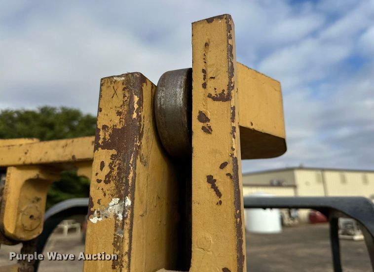 image for item NQ9025 Caterpillar V30D forklift